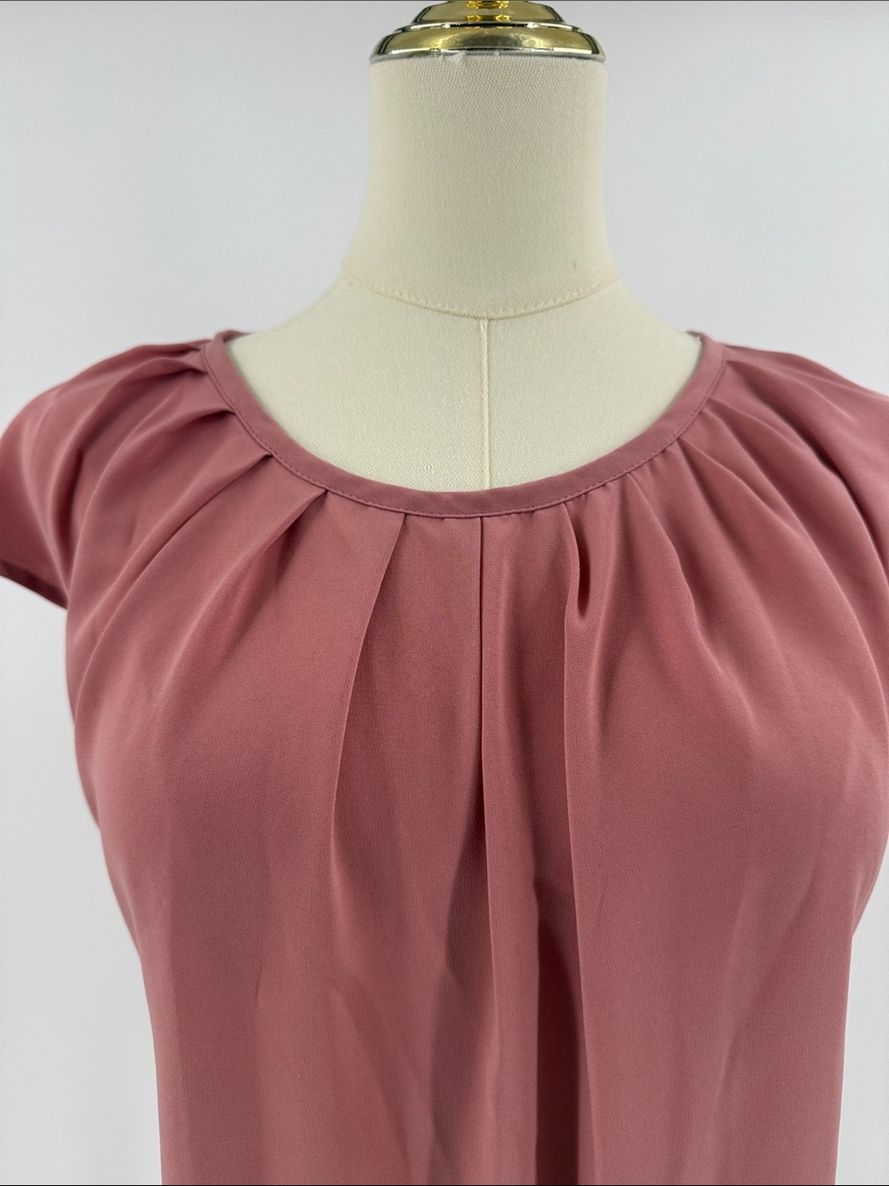 LC Lauren Conrad Rose Mauve Cap Sleeve Blouse with Lace Trim - Picture 3 of 5
